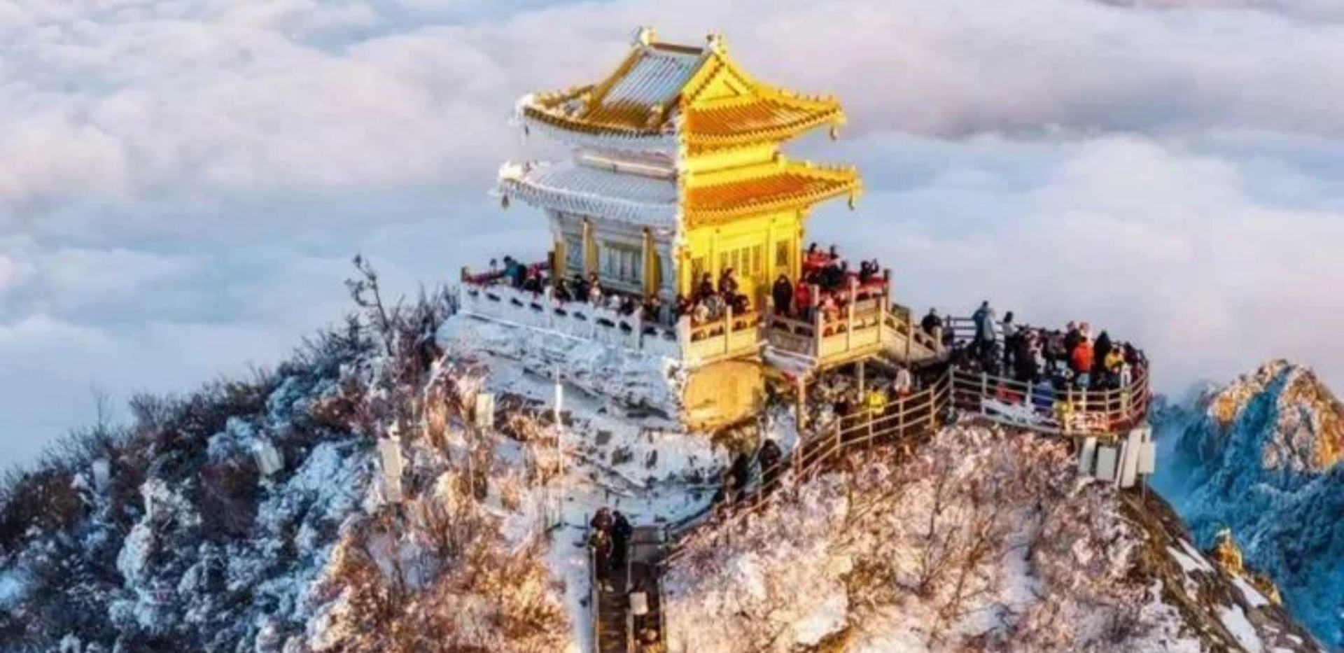 老君山：从年营收 30 万到 10 亿的爆款密码